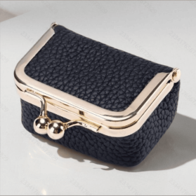 Genuine Leather Mini Jewelry Box, Portable Vintage-Inspired Genuine Leather Coin Purse Jewelry Case With Kiss Lock, Mini Travel Ring Box For Wome (Color: Black)