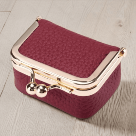 Genuine Leather Mini Jewelry Box, Portable Vintage-Inspired Genuine Leather Coin Purse Jewelry Case With Kiss Lock, Mini Travel Ring Box For Wome (Color: Red)